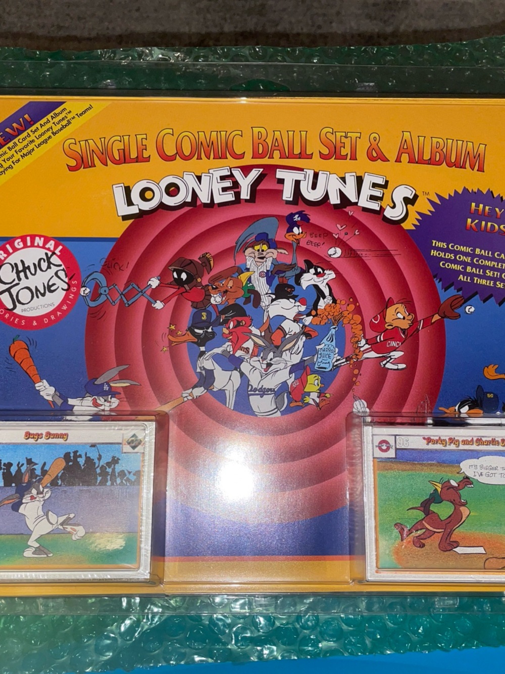 Single Comic Ball Set & Album Unopened Upper Deck Looney Tunes 1991 Yellow NOS